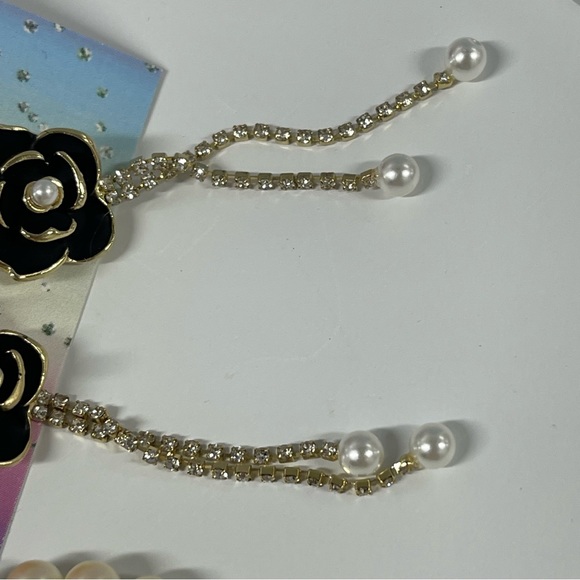 SUPER SALE CAMELLIA & CRYSTAL EARRINGS & BRACELET - Picture 5 of 8